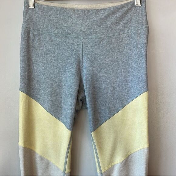Outdoor Voices Color Block Springs Leggings Gray Cream Medium - Picture 3 of 9